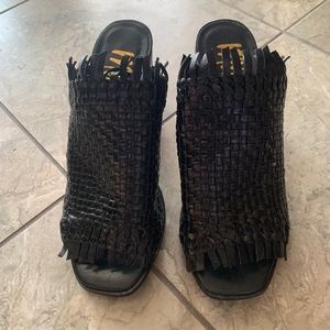 SIZE 5 US HEELS - LIKE NEW